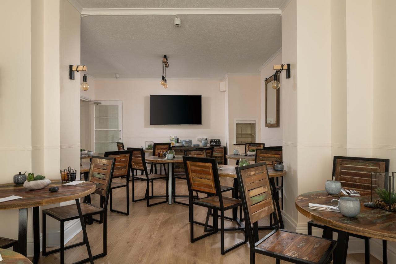 Bed and Breakfast Pebble House Лландидно Екстер'єр фото